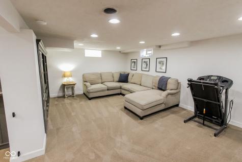 2428 Mcleay Drive Indianapolis IN 46220