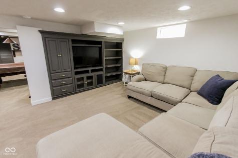 2428 Mcleay Drive Indianapolis IN 46220