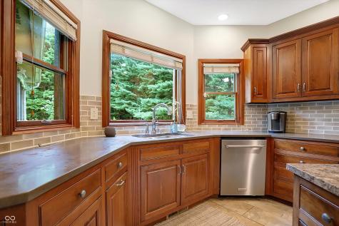 1822 S 900 E Zionsville IN 46077