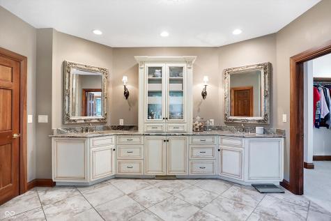 1822 S 900 E Zionsville IN 46077