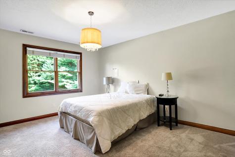 1822 S 900 E Zionsville IN 46077
