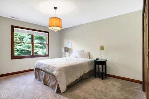 1822 S 900 E Zionsville IN 46077