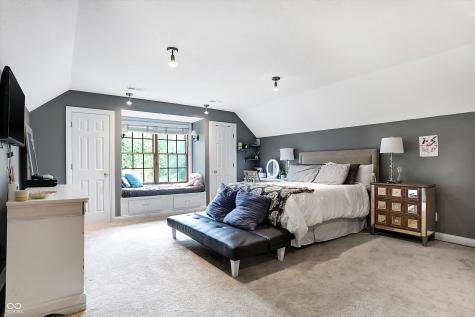 1822 S 900 E Zionsville IN 46077