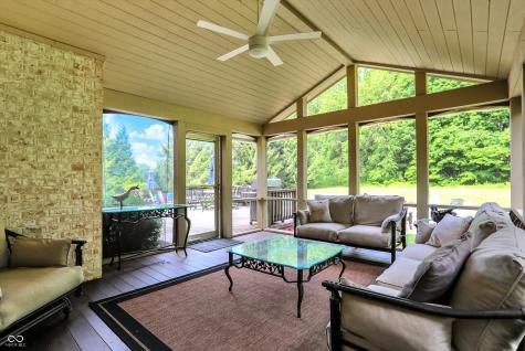 1822 S 900 E Zionsville IN 46077