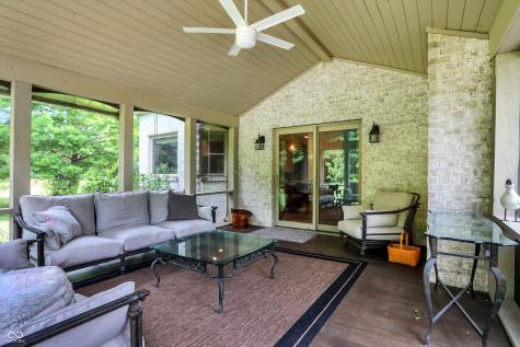 1822 S 900 E Zionsville IN 46077