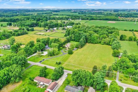 1822 S 900 E Zionsville IN 46077