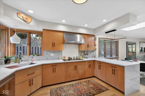 715 E 58th Street Indianapolis IN 46220