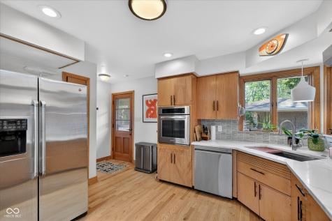 715 E 58th Street Indianapolis IN 46220