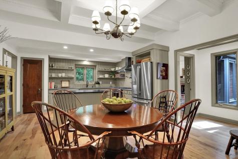 496 N Maple Street Zionsville IN 46077