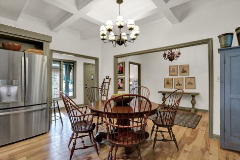 496 N Maple Street Zionsville IN 46077
