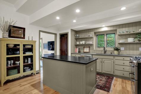 496 N Maple Street Zionsville IN 46077