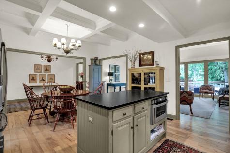 496 N Maple Street Zionsville IN 46077