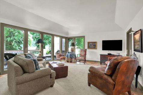 496 N Maple Street Zionsville IN 46077