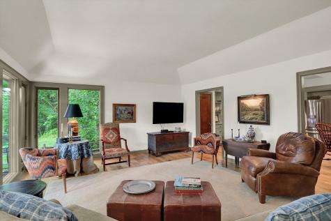 496 N Maple Street Zionsville IN 46077