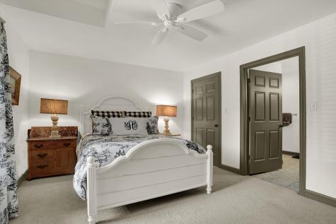 496 N Maple Street Zionsville IN 46077