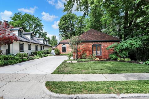 496 N Maple Street Zionsville IN 46077