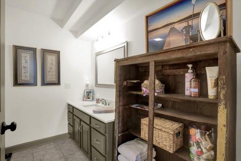 496 N Maple Street Zionsville IN 46077