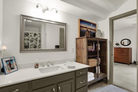 496 N Maple Street Zionsville IN 46077
