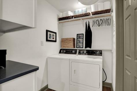 496 N Maple Street Zionsville IN 46077