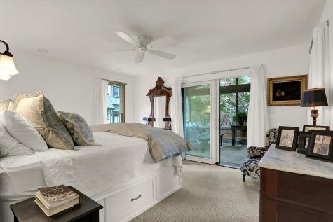 496 N Maple Street Zionsville IN 46077