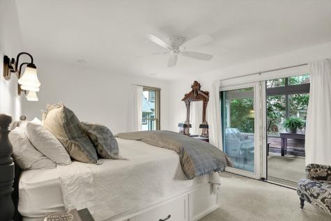 496 N Maple Street Zionsville IN 46077