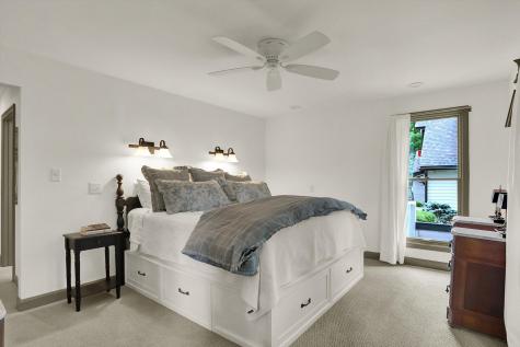 496 N Maple Street Zionsville IN 46077