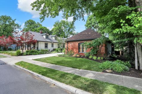 496 N Maple Street Zionsville IN 46077
