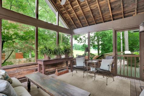 496 N Maple Street Zionsville IN 46077