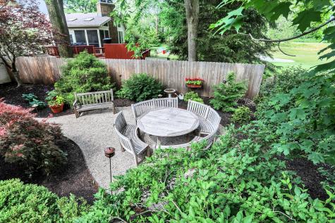 496 N Maple Street Zionsville IN 46077