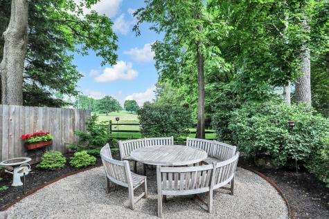 496 N Maple Street Zionsville IN 46077