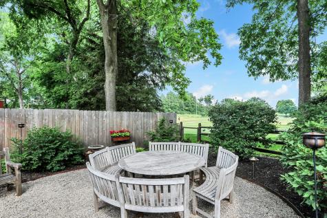 496 N Maple Street Zionsville IN 46077
