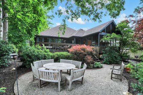 496 N Maple Street Zionsville IN 46077