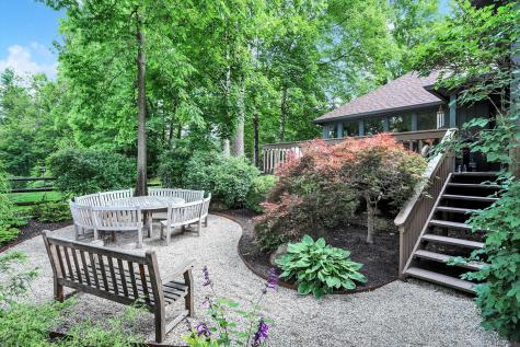 496 N Maple Street Zionsville IN 46077