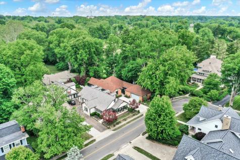 496 N Maple Street Zionsville IN 46077