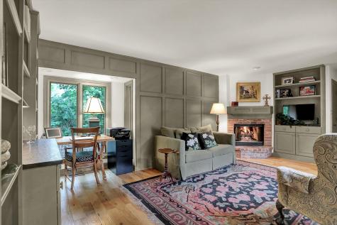 496 N Maple Street Zionsville IN 46077