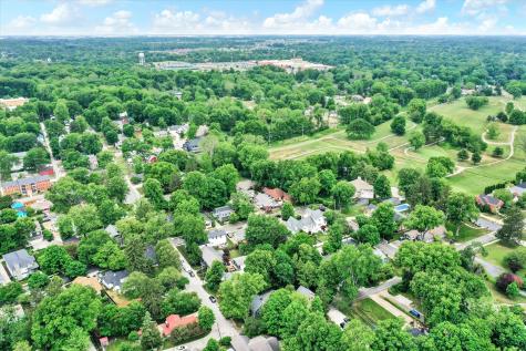 496 N Maple Street Zionsville IN 46077