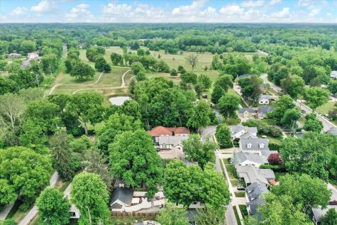 496 N Maple Street Zionsville IN 46077