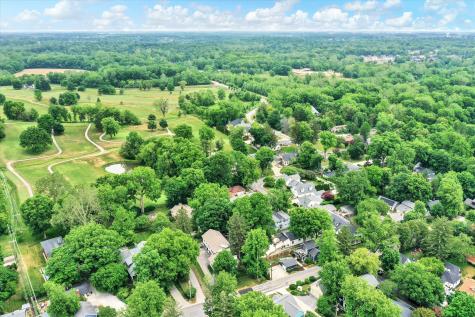 496 N Maple Street Zionsville IN 46077