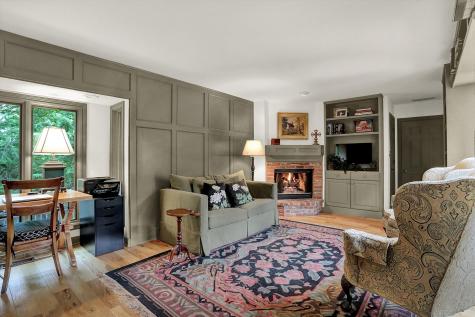 496 N Maple Street Zionsville IN 46077