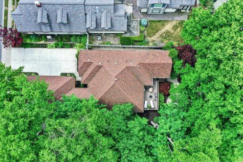 496 N Maple Street Zionsville IN 46077