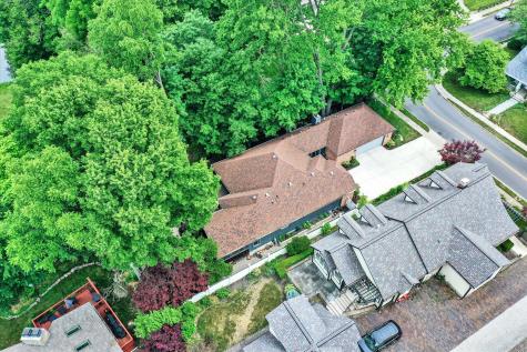 496 N Maple Street Zionsville IN 46077