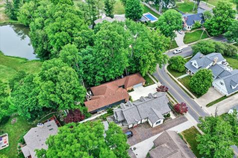 496 N Maple Street Zionsville IN 46077