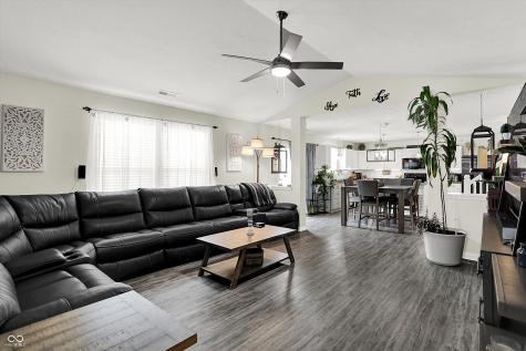 2061 Beacon Court Columbus IN 47201