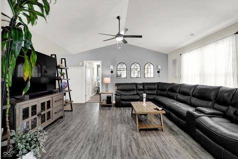 2061 Beacon Court Columbus IN 47201