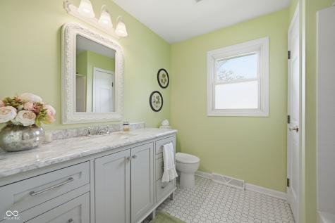 820 Yosemite Drive Indianapolis IN 46217