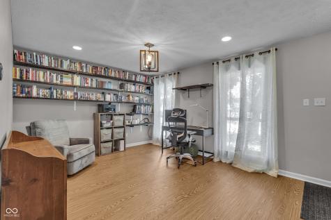 8260 Quetico Drive Indianapolis IN 46268
