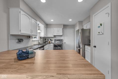 8260 Quetico Drive Indianapolis IN 46268