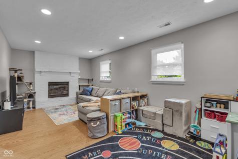 8260 Quetico Drive Indianapolis IN 46268