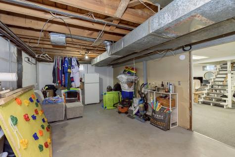 2526 E 57th Street Indianapolis IN 46220