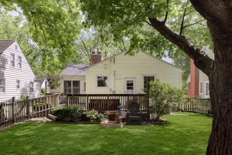 2526 E 57th Street Indianapolis IN 46220